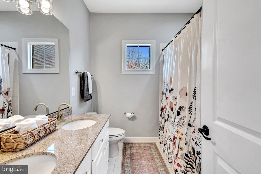 3961 WOODBERRY MEADOW DRIVE