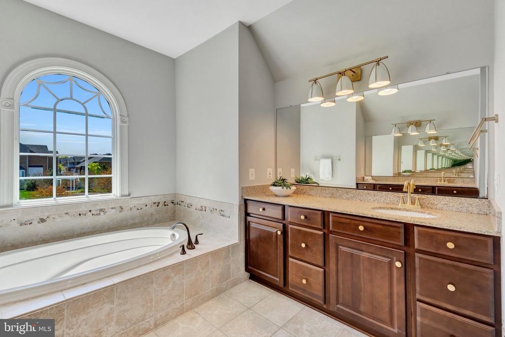 3961 WOODBERRY MEADOW DRIVE