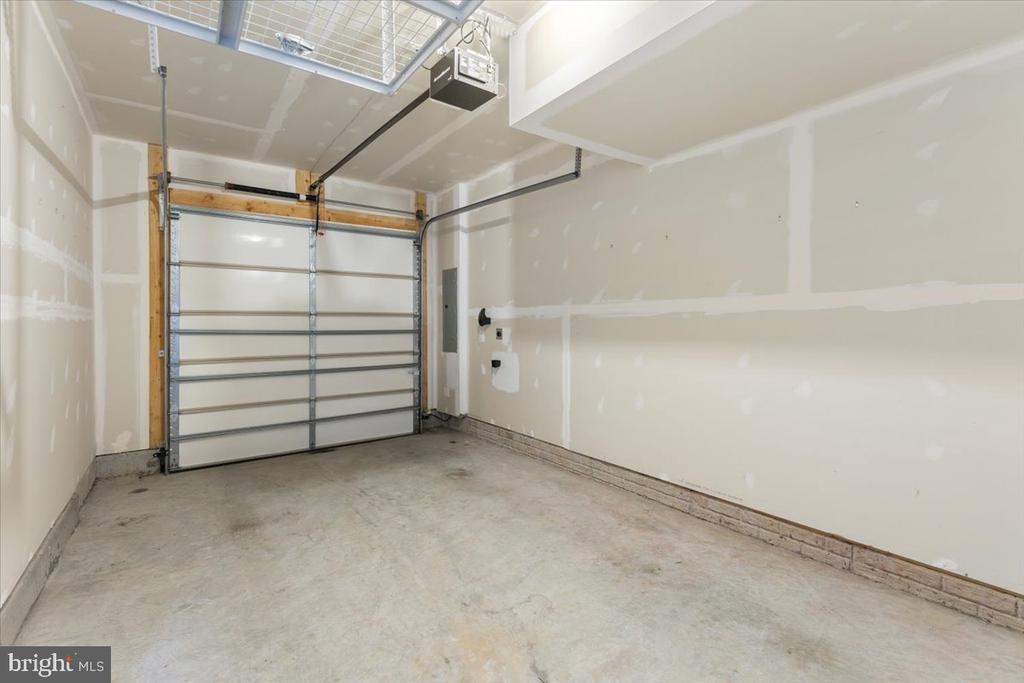 3117 SUNDROPS COURT