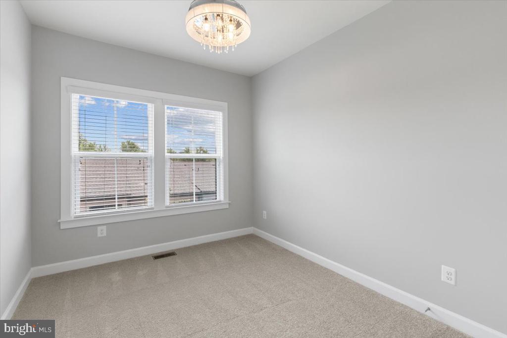 3117 SUNDROPS COURT