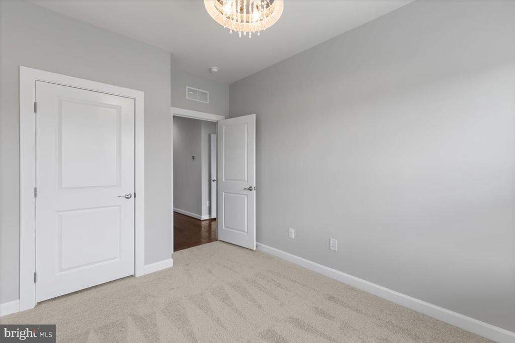 3117 SUNDROPS COURT