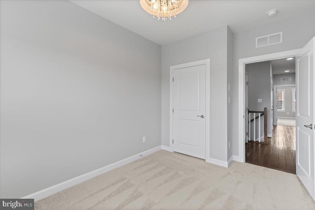 3117 SUNDROPS COURT