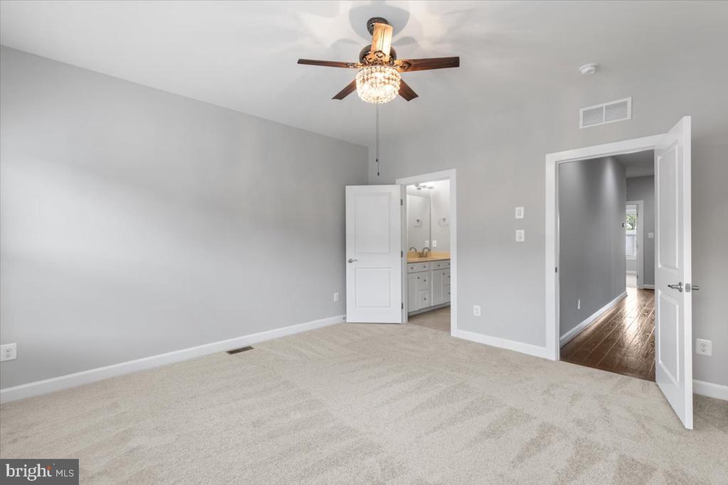 3117 SUNDROPS COURT