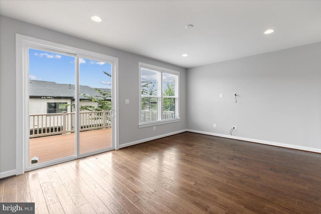 3117 SUNDROPS COURT