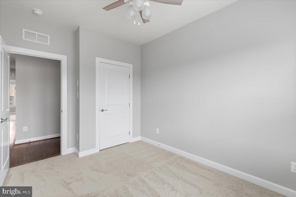 3117 SUNDROPS COURT
