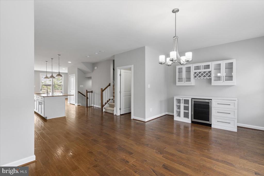 3117 SUNDROPS COURT