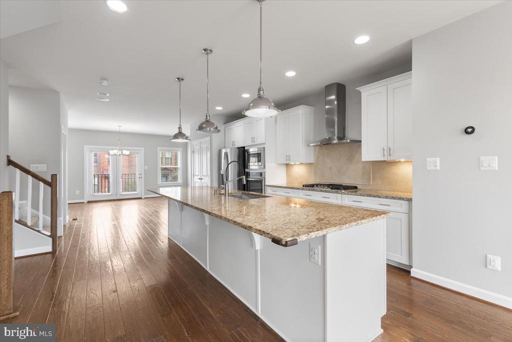 3117 SUNDROPS COURT