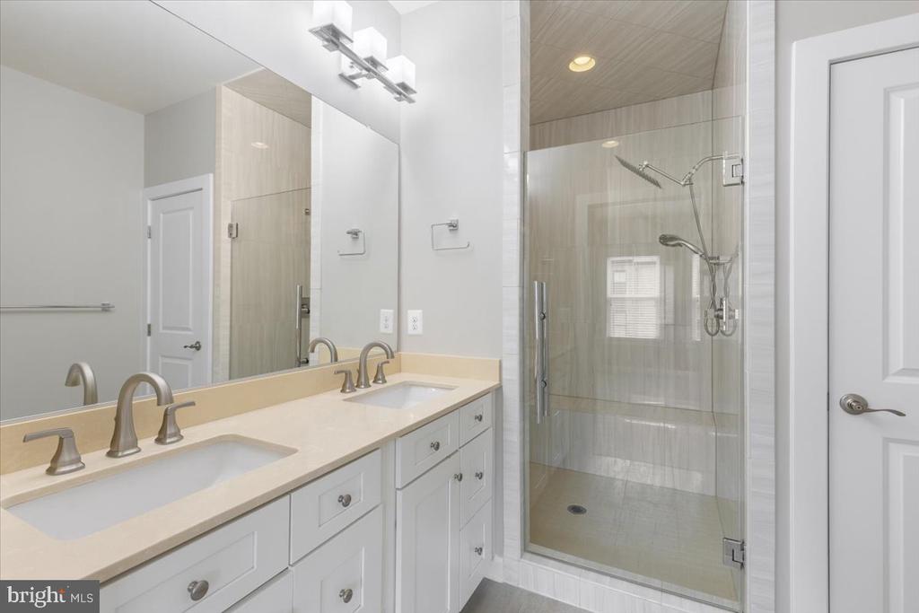 3117 SUNDROPS COURT