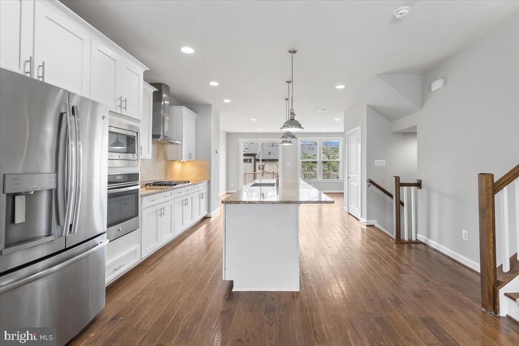 3117 SUNDROPS COURT