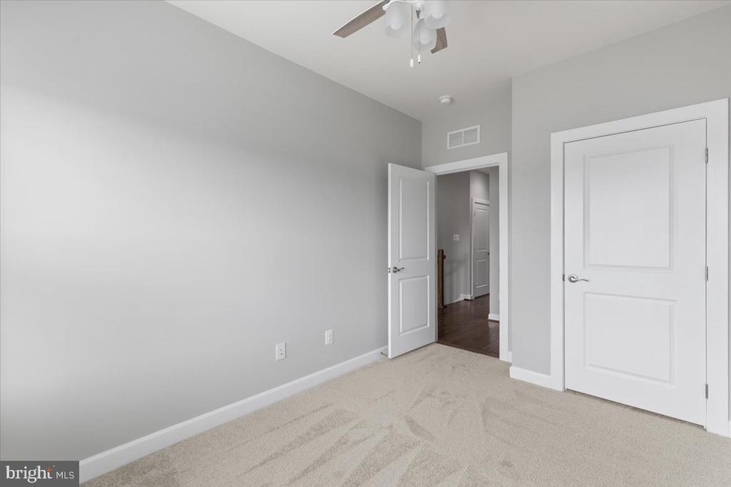 3117 SUNDROPS COURT