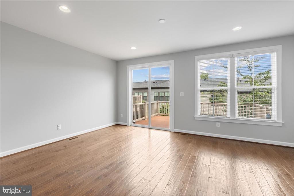 3117 SUNDROPS COURT