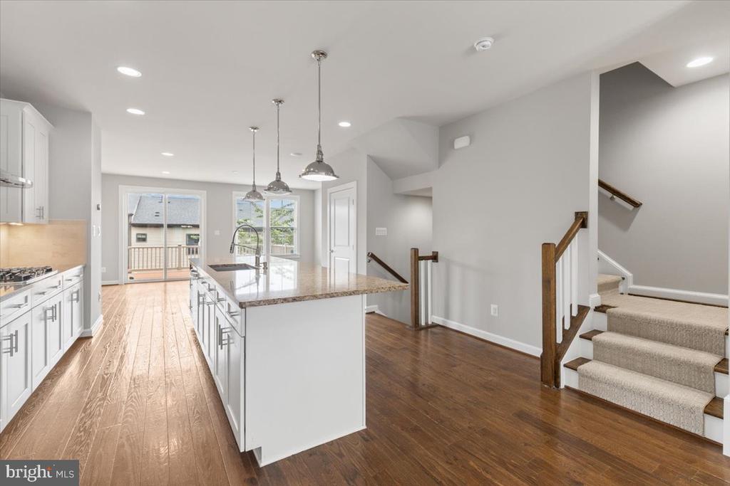 3117 SUNDROPS COURT