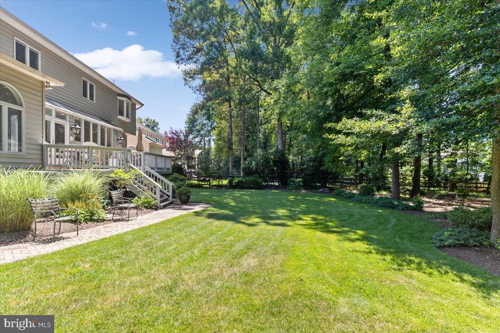 3285 WILLOW GLEN DRIVE