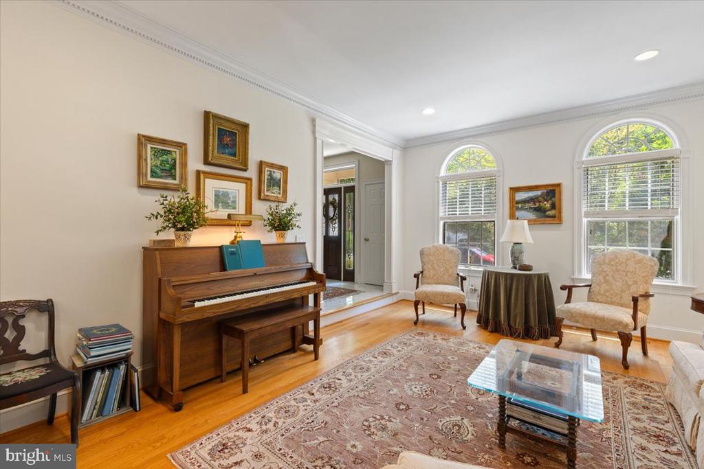 3285 WILLOW GLEN DRIVE