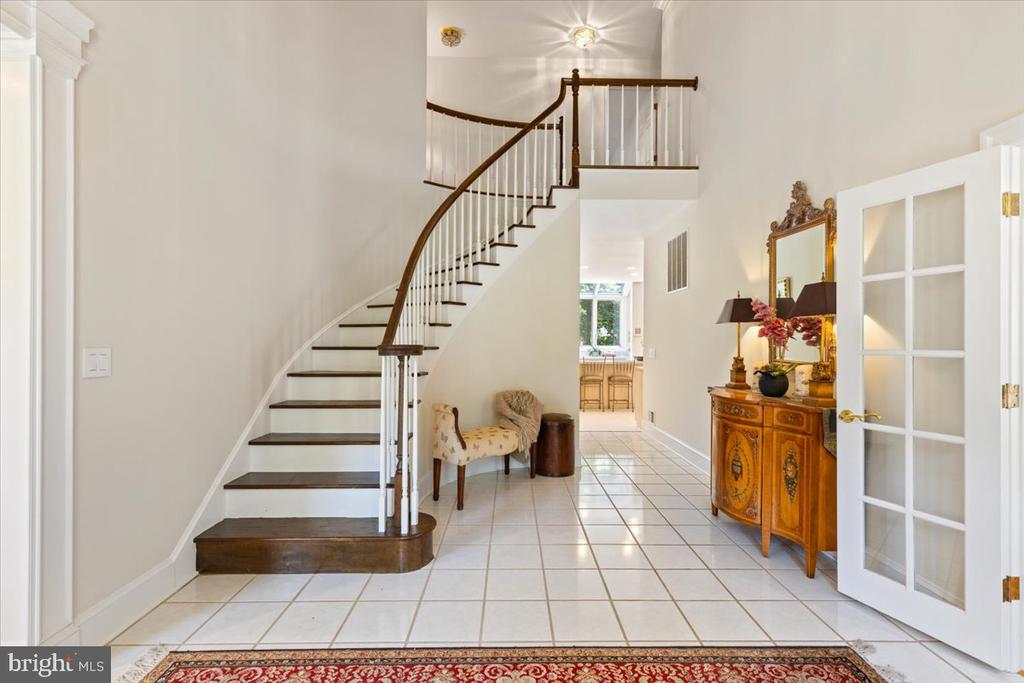 3285 WILLOW GLEN DRIVE
