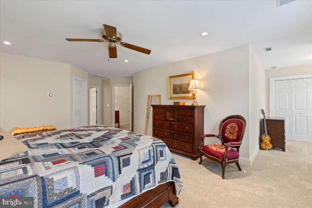 3285 WILLOW GLEN DRIVE
