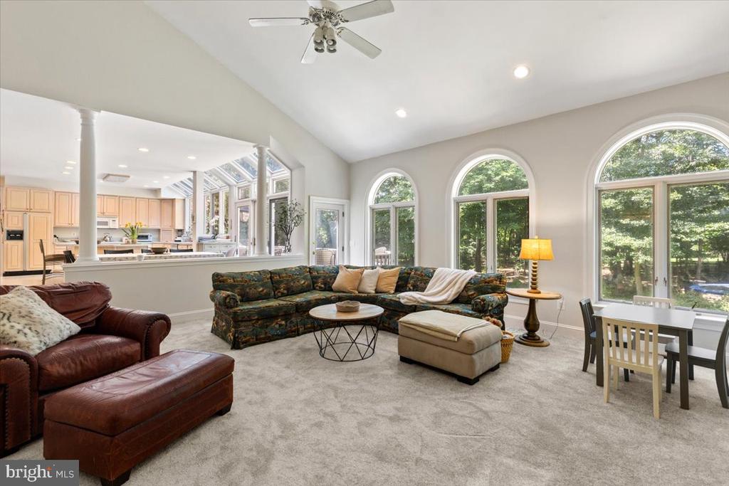 3285 WILLOW GLEN DRIVE