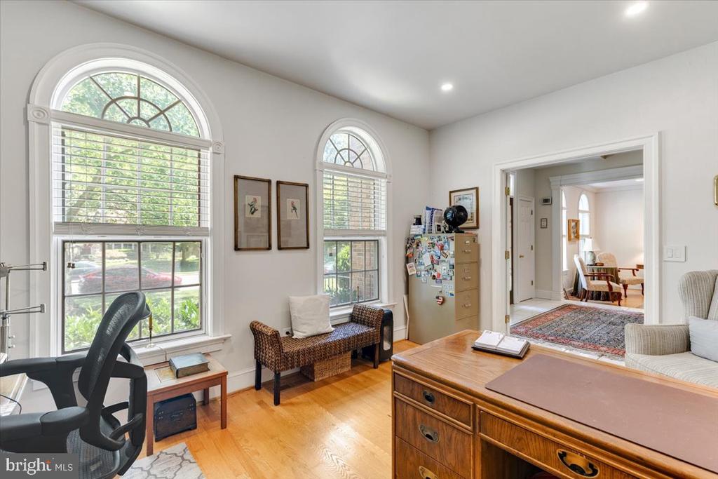 3285 WILLOW GLEN DRIVE