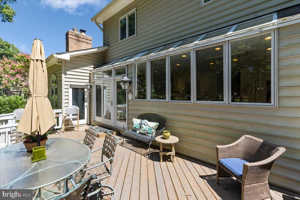 3285 WILLOW GLEN DRIVE