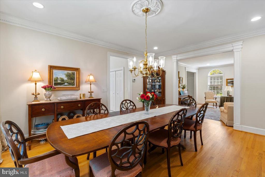 3285 WILLOW GLEN DRIVE