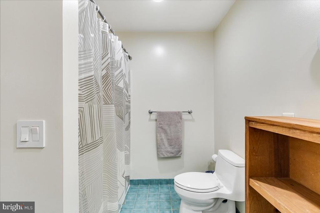 3285 WILLOW GLEN DRIVE