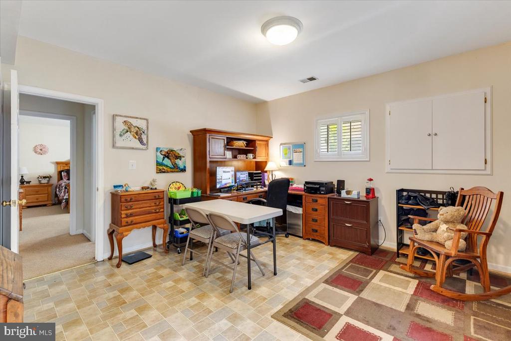 3285 WILLOW GLEN DRIVE