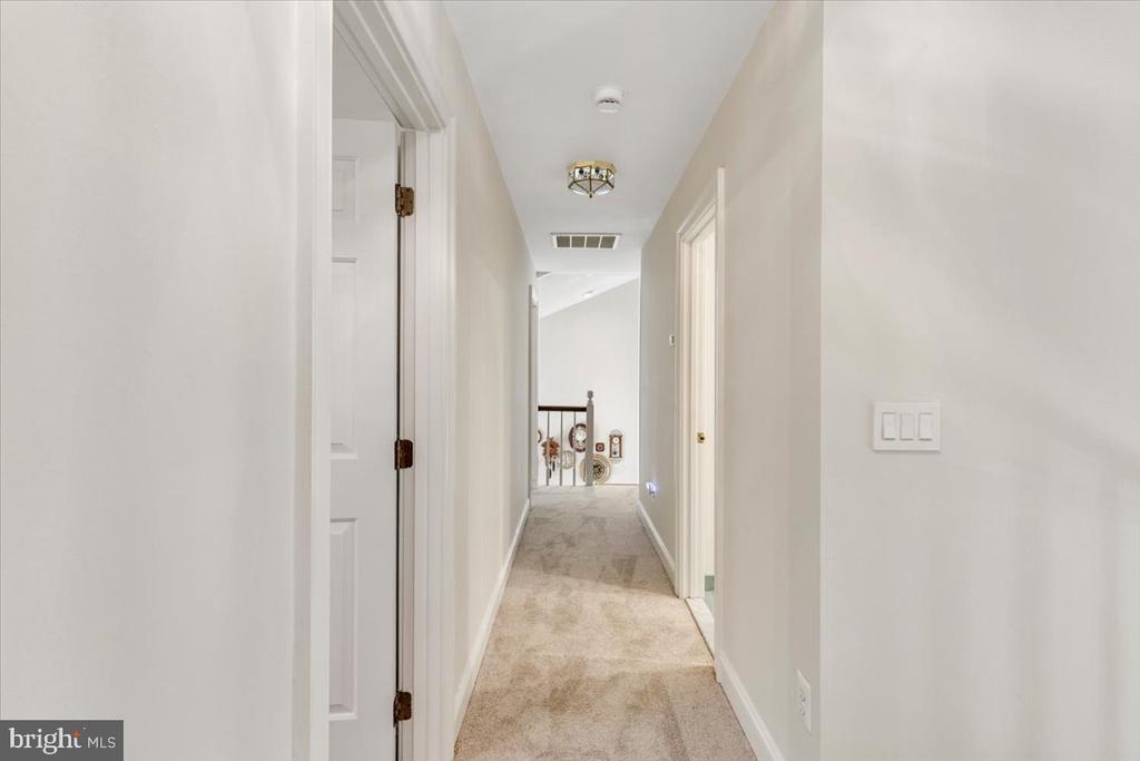 3285 WILLOW GLEN DRIVE