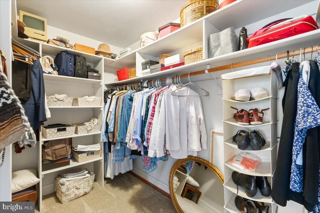 3285 WILLOW GLEN DRIVE