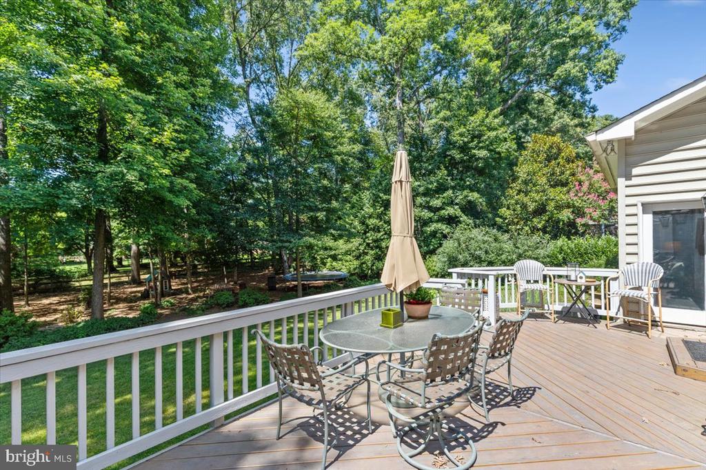 3285 WILLOW GLEN DRIVE