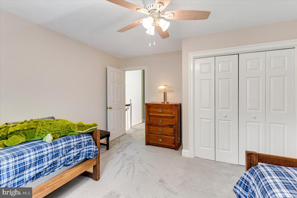 3285 WILLOW GLEN DRIVE