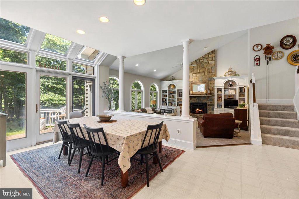 3285 WILLOW GLEN DRIVE