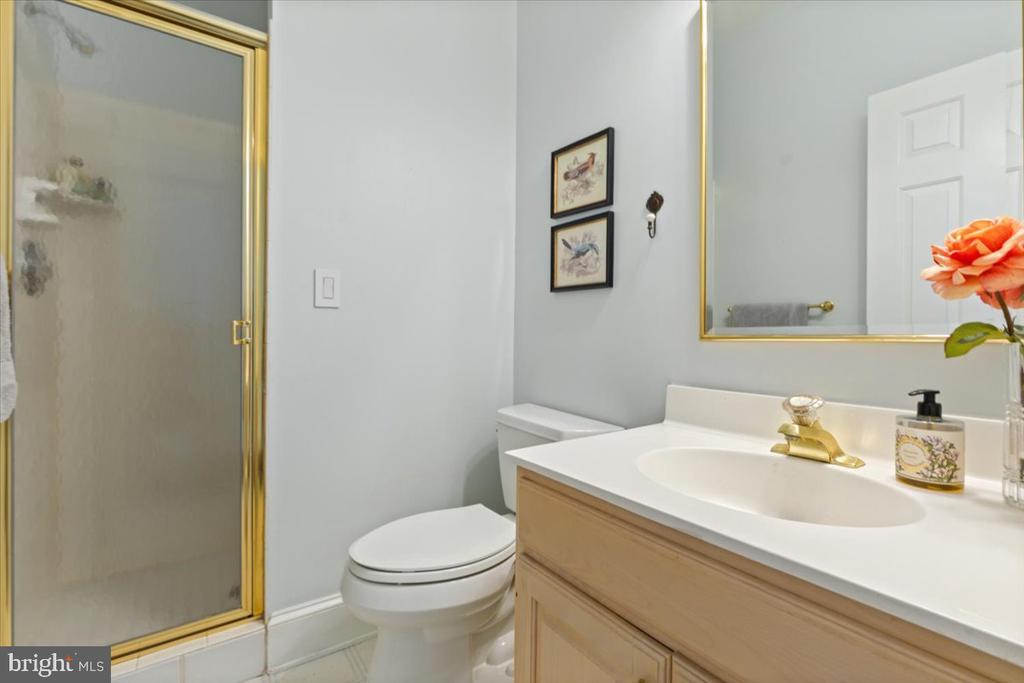 3285 WILLOW GLEN DRIVE