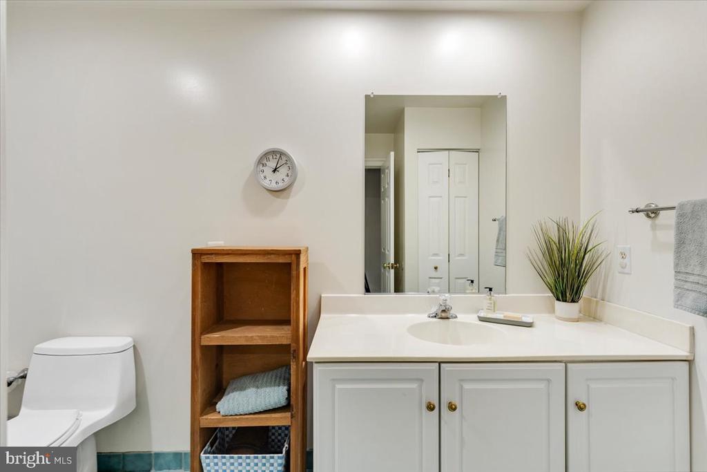 3285 WILLOW GLEN DRIVE