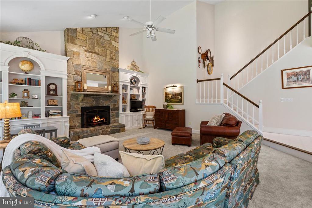 3285 WILLOW GLEN DRIVE