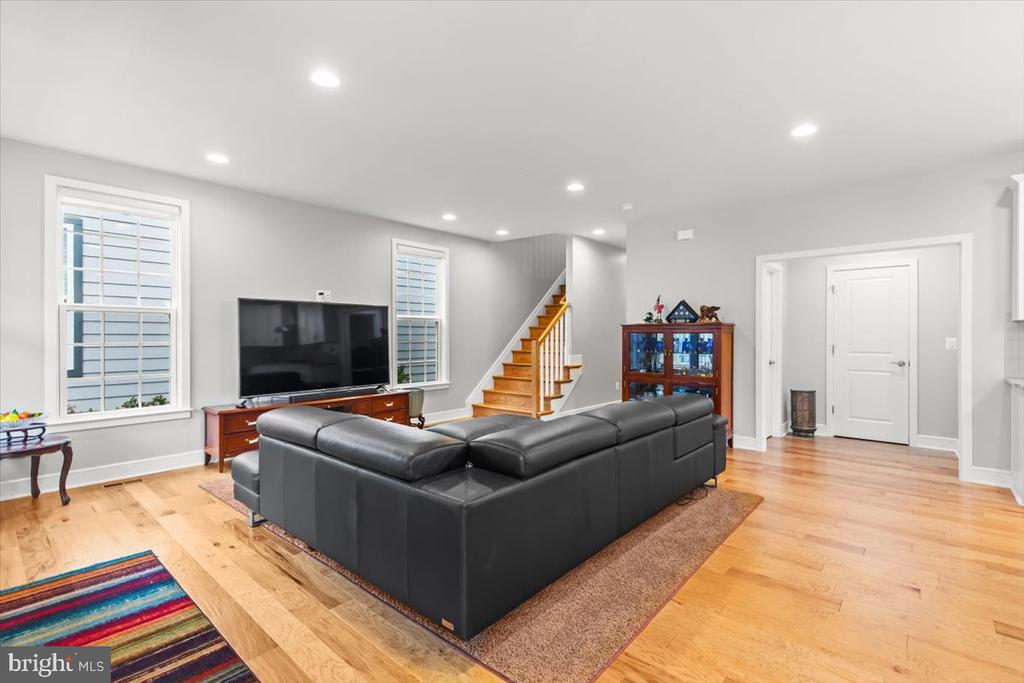 6137 OLIVET DRIVE