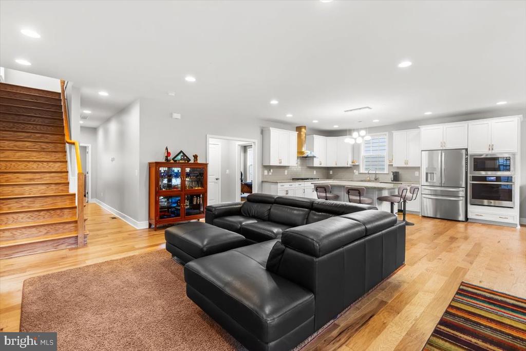 6137 OLIVET DRIVE
