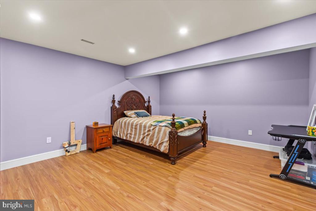 6137 OLIVET DRIVE