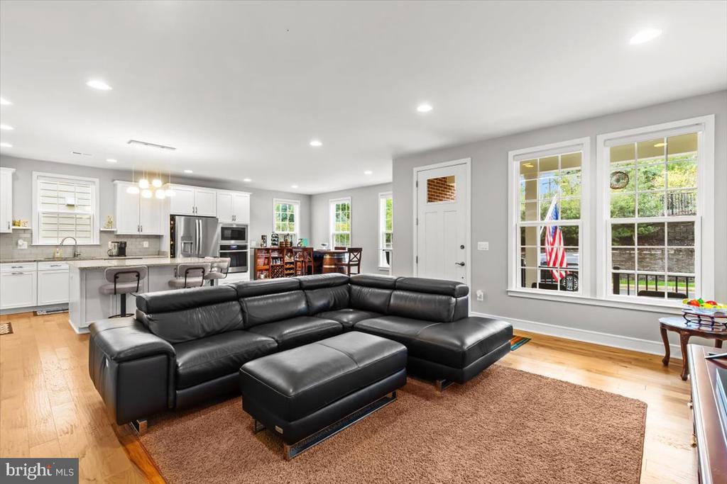 6137 OLIVET DRIVE