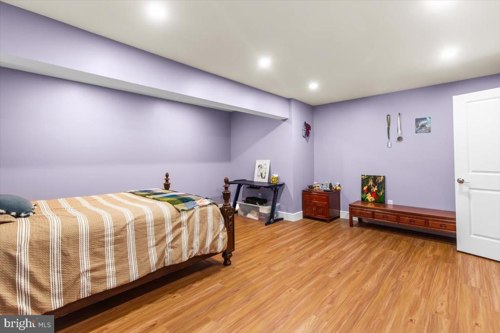 6137 OLIVET DRIVE
