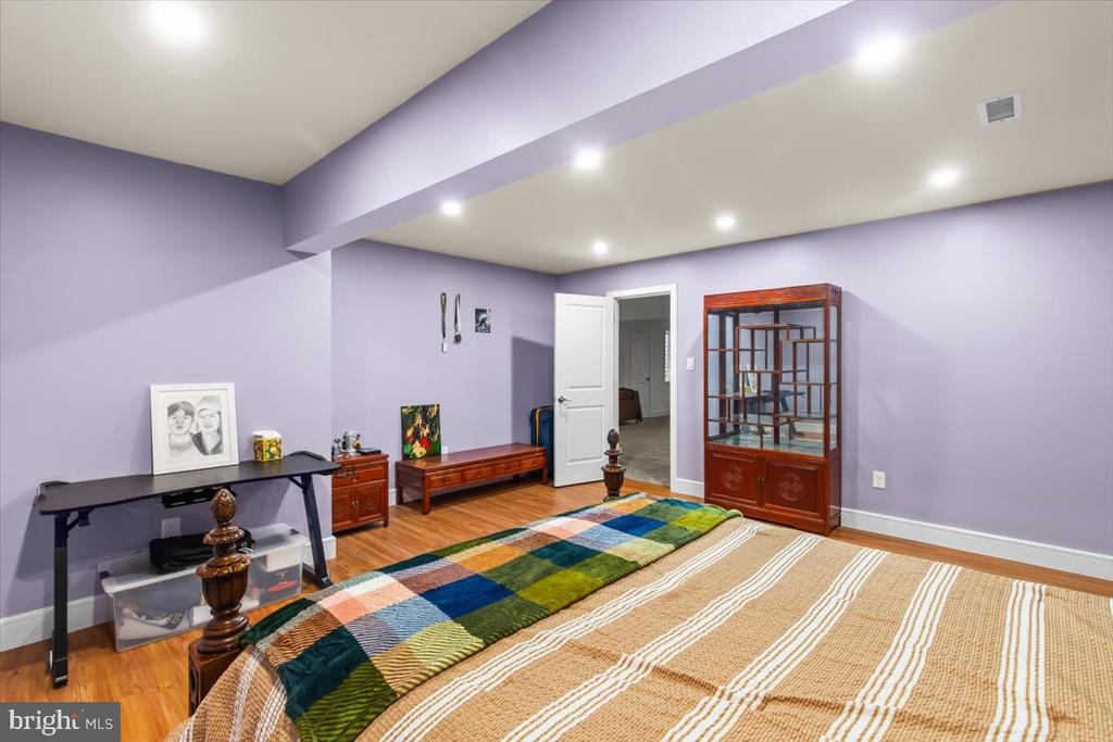 6137 OLIVET DRIVE
