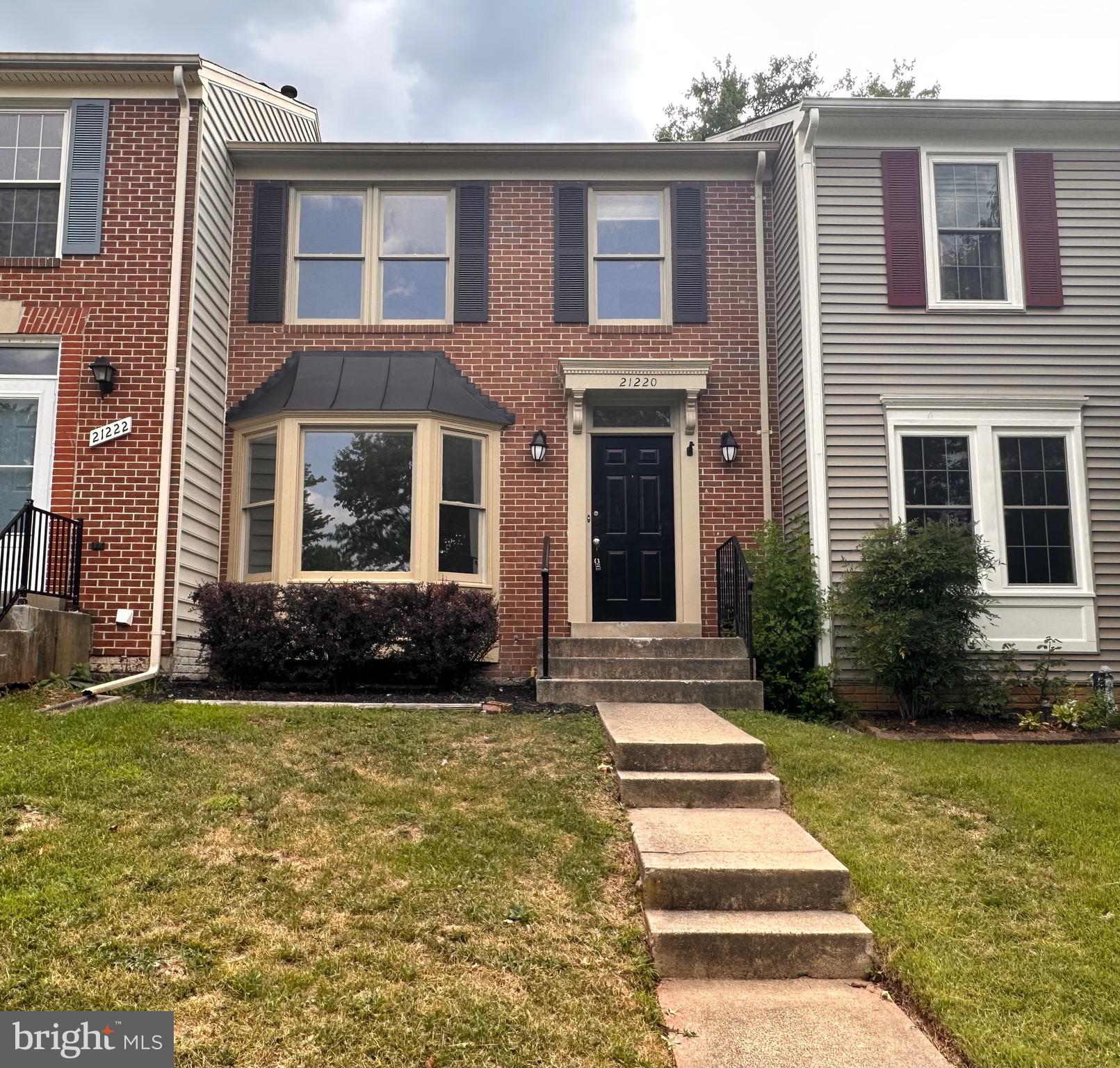 21220 HEDGEROW TERRACE