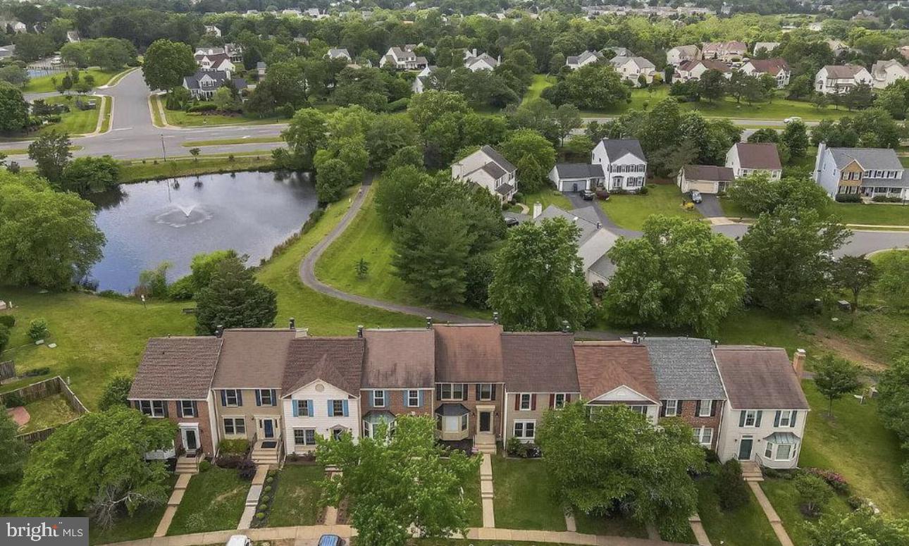 21220 HEDGEROW TERRACE