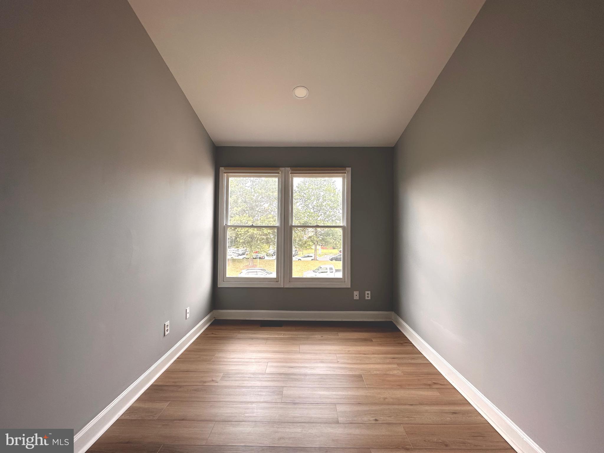 21220 HEDGEROW TERRACE