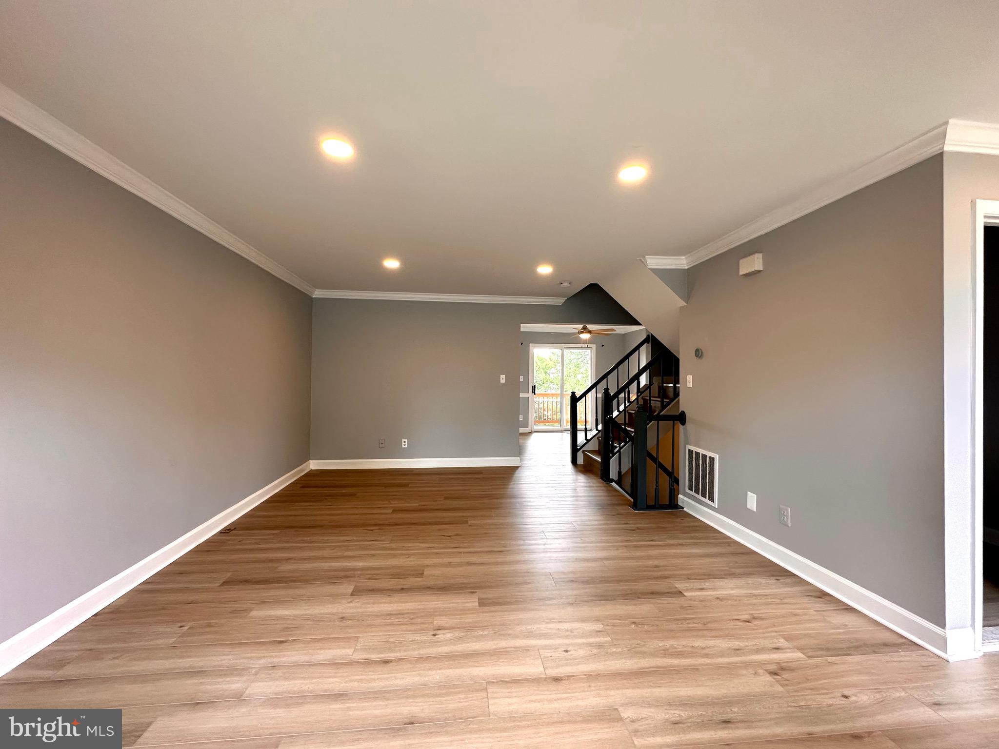 21220 HEDGEROW TERRACE