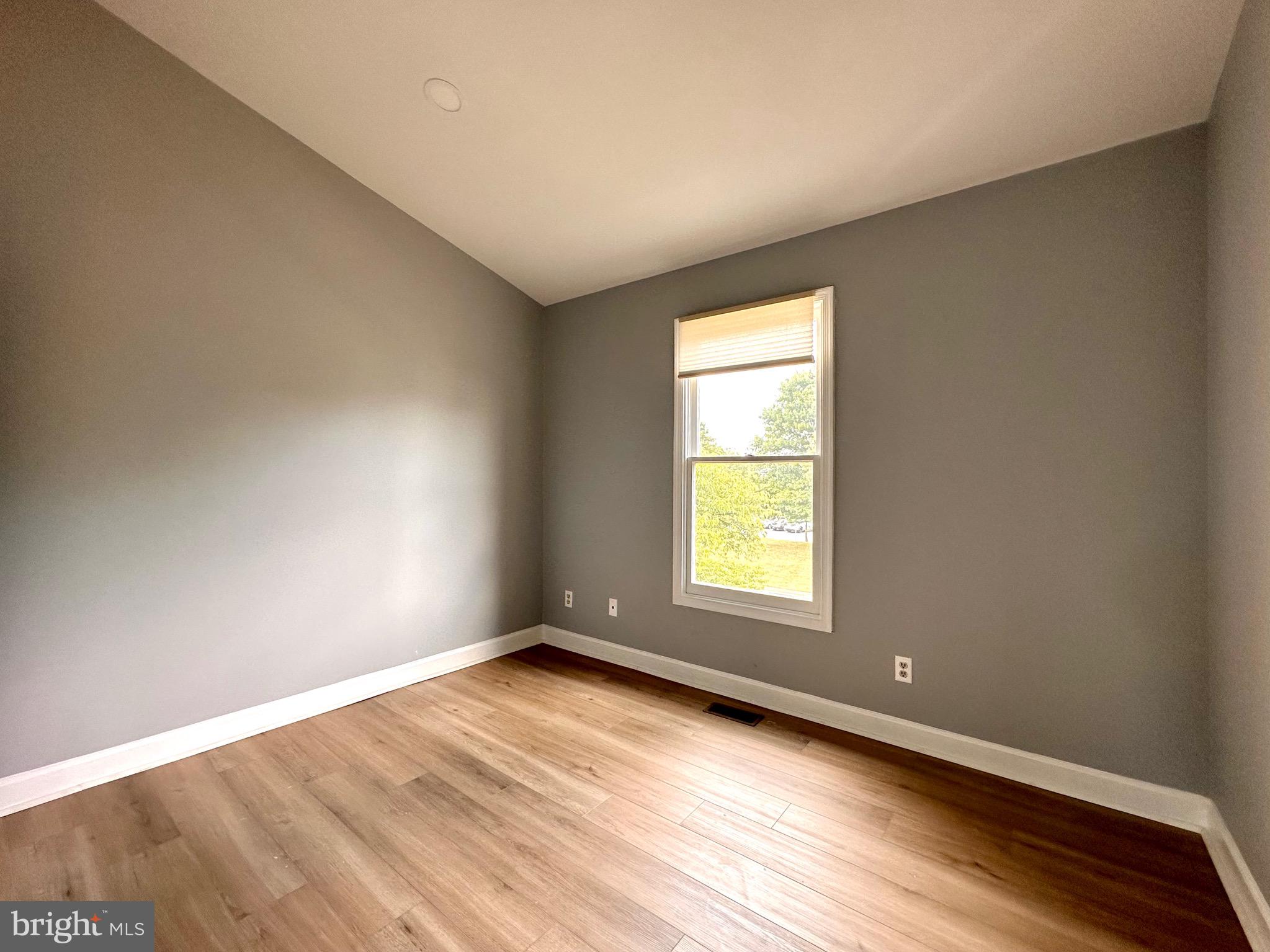 21220 HEDGEROW TERRACE