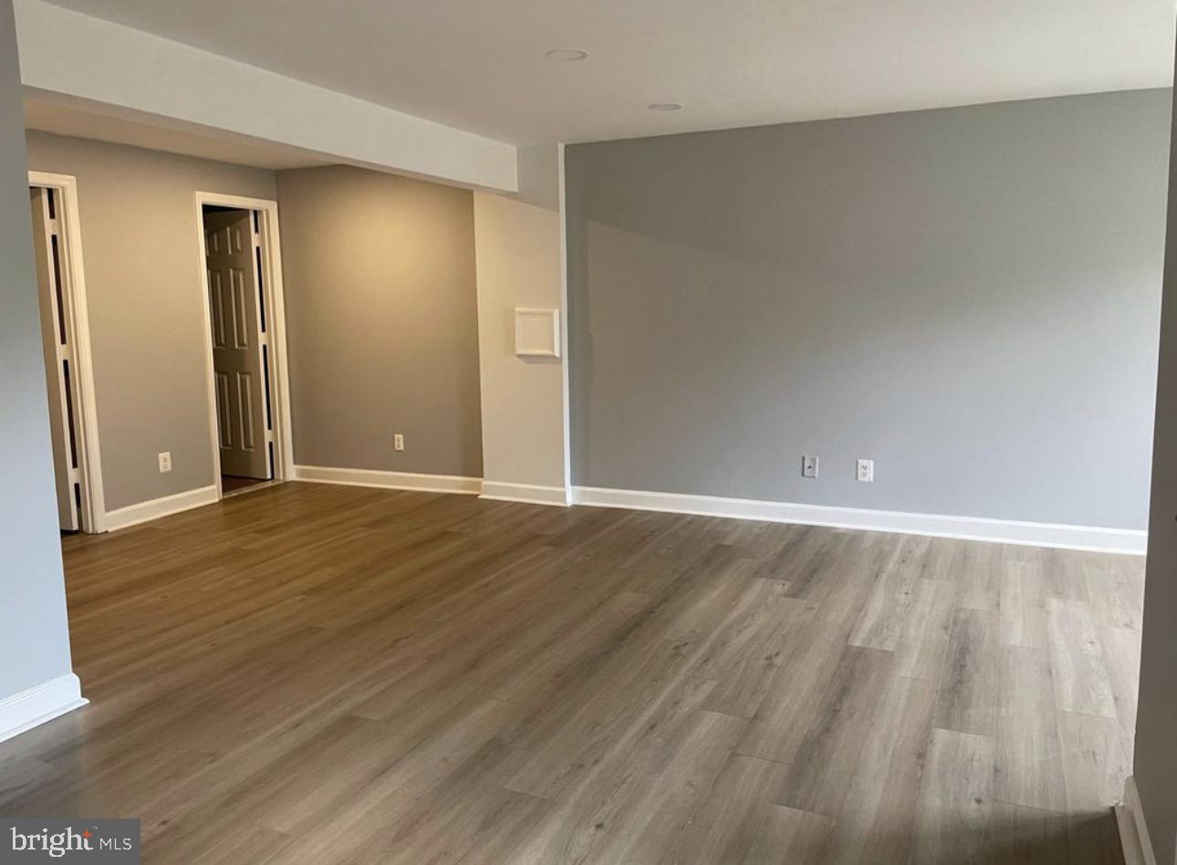 21220 HEDGEROW TERRACE