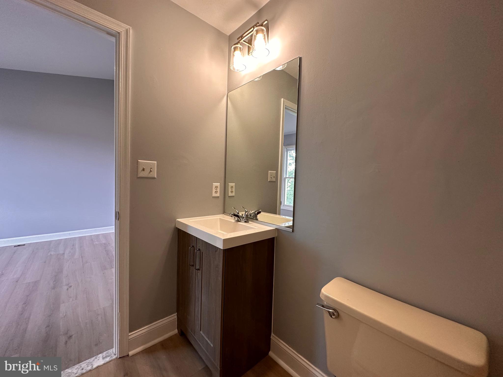 21220 HEDGEROW TERRACE