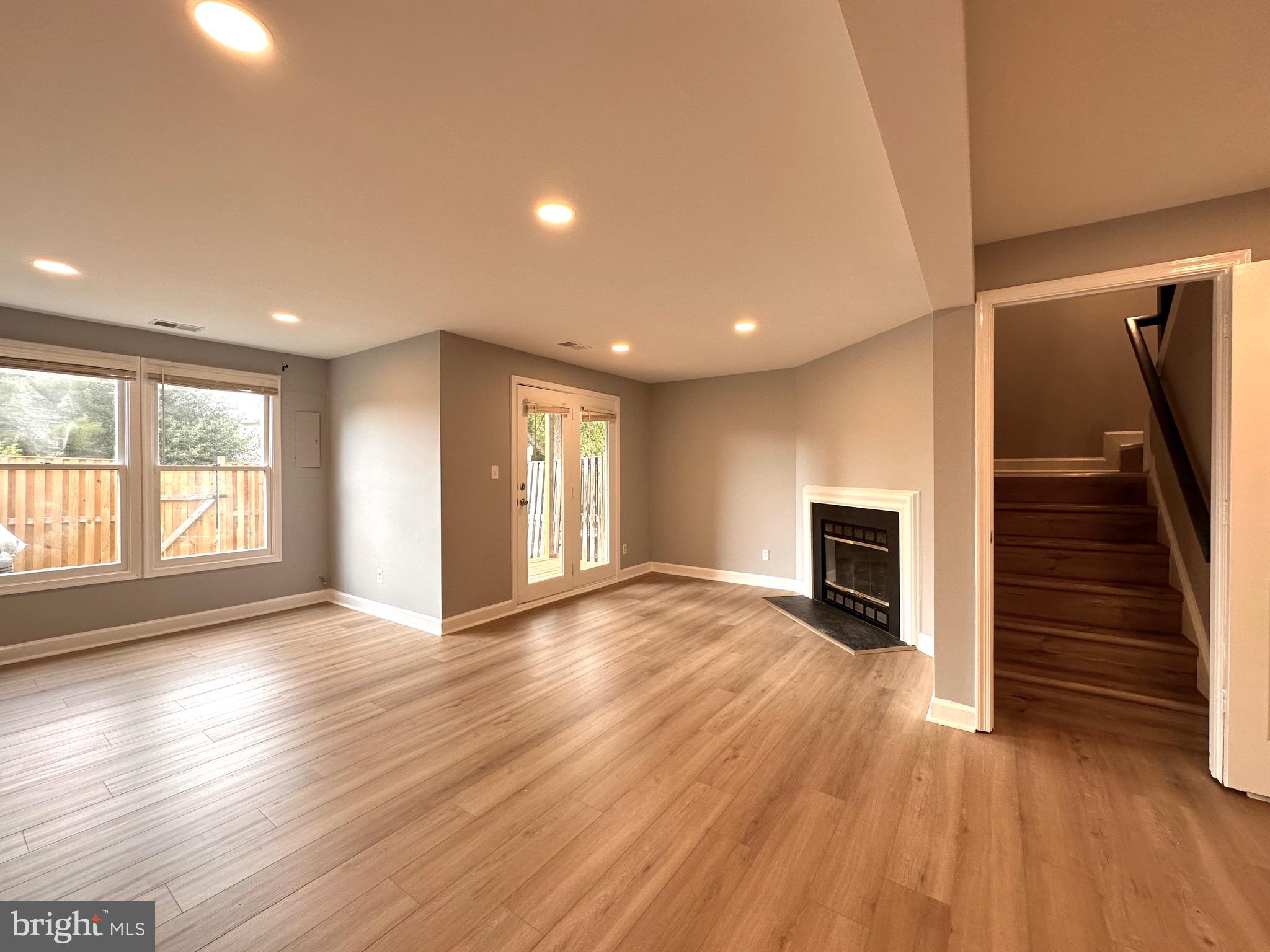 21220 HEDGEROW TERRACE