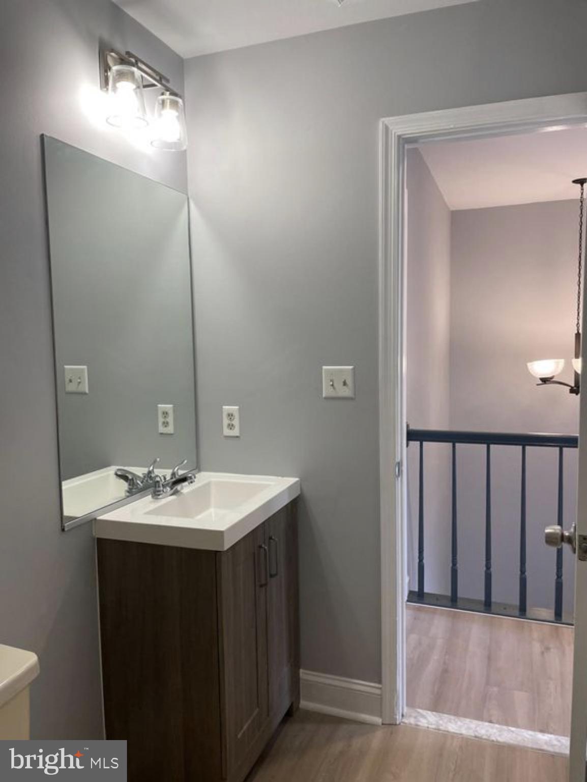 21220 HEDGEROW TERRACE