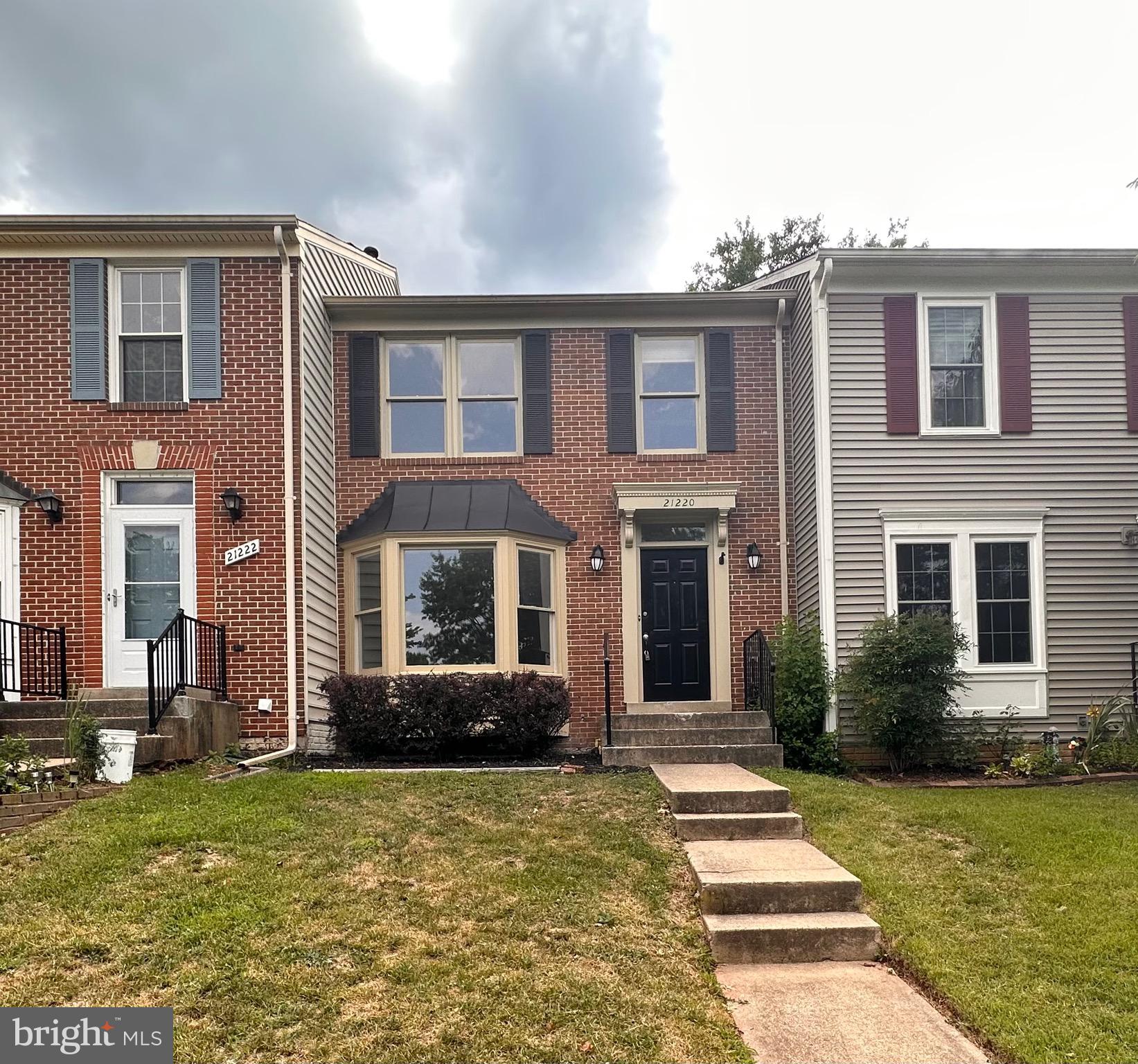 21220 HEDGEROW TERRACE